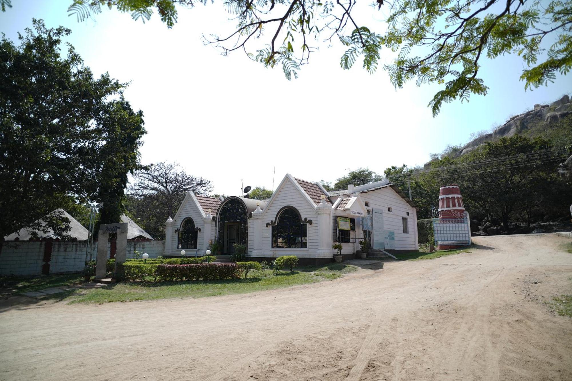 Kishkinda Heritage Resort Hampi Bagian luar foto