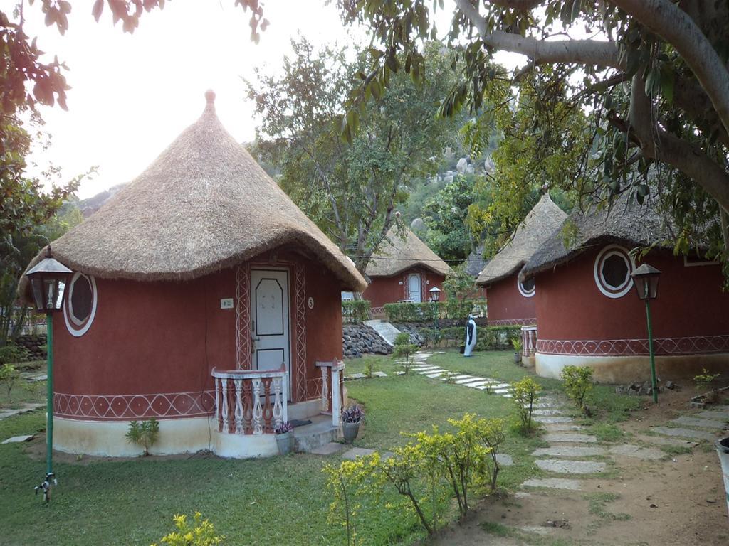 Kishkinda Heritage Resort Hampi Bagian luar foto