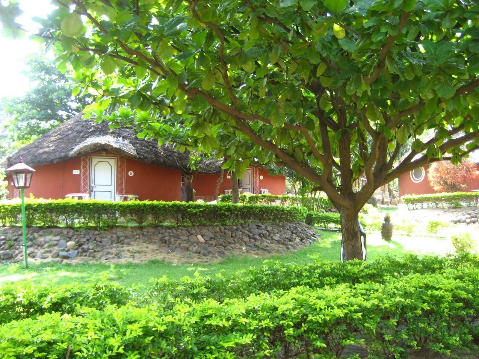 Kishkinda Heritage Resort Hampi Bagian luar foto