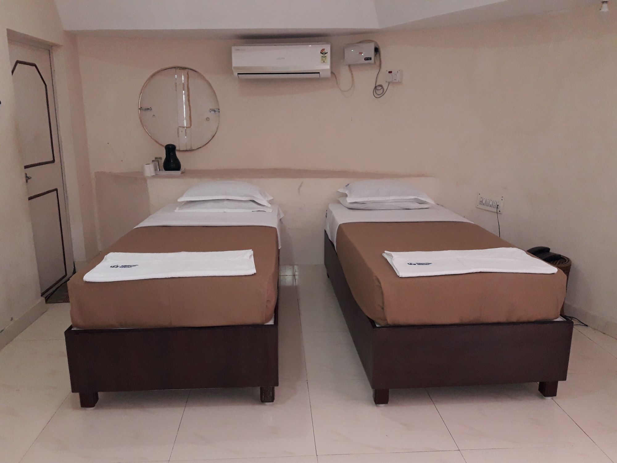 Kishkinda Heritage Resort Hampi Bagian luar foto